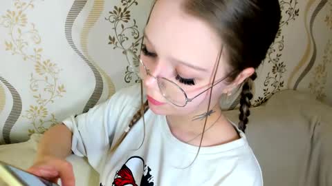 Snapshot of melmooon chatting on September 21, 8:13 pm MelMooon online show from September 21, 8:13 pm