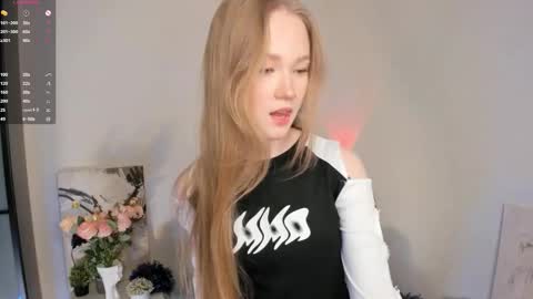 melodievejar online show from February 10, 4:37 am