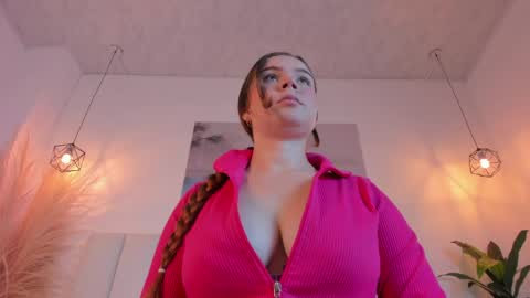   online show from April 23, 11:18 am