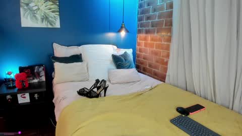 Snapshot of melody_bonnie22 chatting on January 15, 10:59 am  Leslie  online show from January 15, 10:59 am