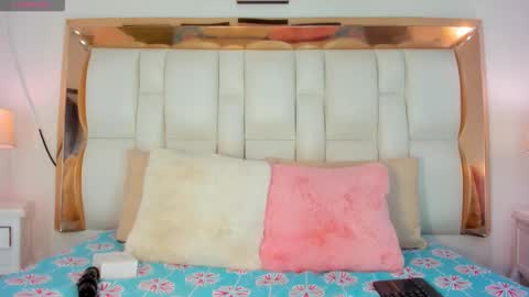 melody_brooks online show from December 2, 12:58 pm