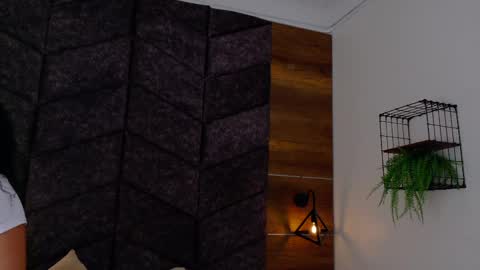  Memphis Williams  online show from April 21, 2:48 am