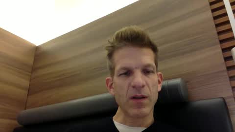 Snapshot of men2024again chatting on October 26, 12:28 pm Andres online show from October 26, 12:28 pm