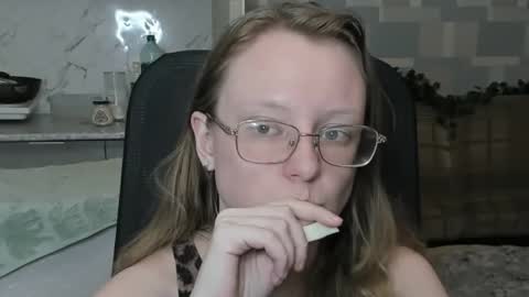 meowcr online show from October 28, 7:04 pm