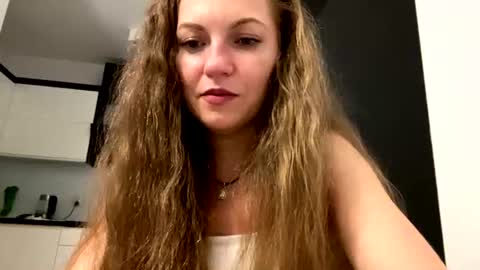 Mary online show from August 8, 7:35 pm