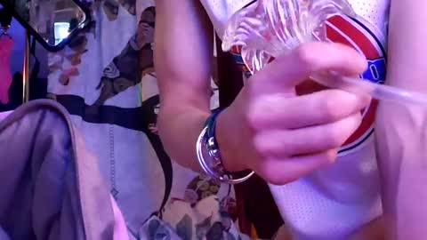 gurlnips online show from February 25, 1:21 pm