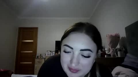 meri877064 online show from April 15, 8:31 pm