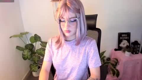 laura 3 i am independent model online show from November 10, 3:09 am