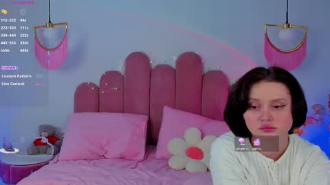 Anna online show from March 7, 12:45 pm