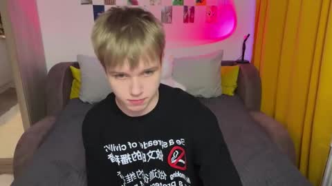 Arthur online show from March 9, 11:42 pm