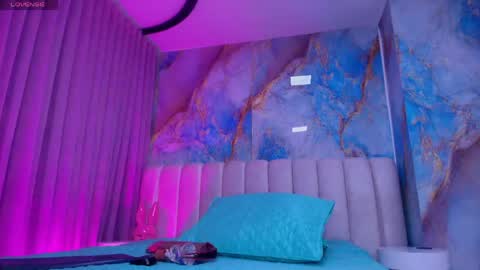 Emi online show from April 9, 7:41 pm