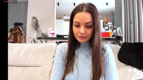 Mia online show from March 3, 4:58 am