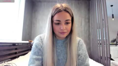 Mia online show from November 8, 5:10 am