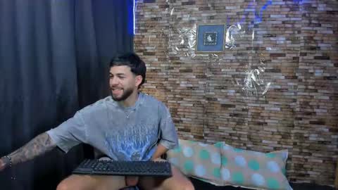 Mia and vincentt model indepent online show from March 4, 9:29 am