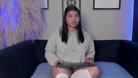 Mia  online show from July 14, 1:27 pm