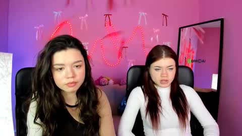 Mia online show from March 19, 1:16 pm