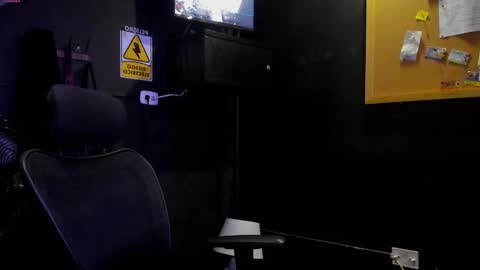 Snapshot of mia_daniela_ chatting on October 2, 6:12 am Mia daniela online show from October 2, 6:12 am