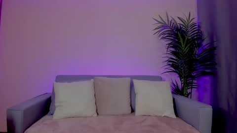 Sarah Luna online show from May 3, 12:55 pm