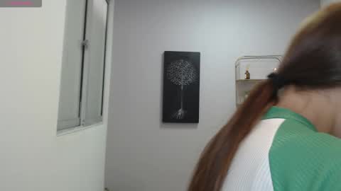 Mia online show from October 31, 6:19 pm