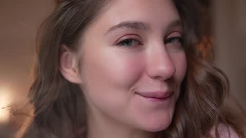 Mia online show from October 2, 4:39 pm