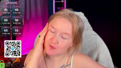 Mia online show from February 15, 7:51 am