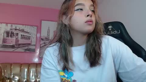 Mia online show from October 11, 2:00 pm