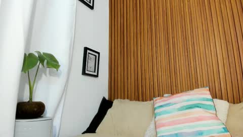 Mia online show from April 8, 3:42 am