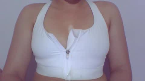Mia online show from April 26, 2:20 am