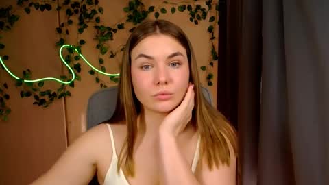 mia_lemm online show from April 22, 7:04 am