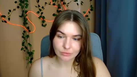 mia_lemm online show from March 27, 8:26 am