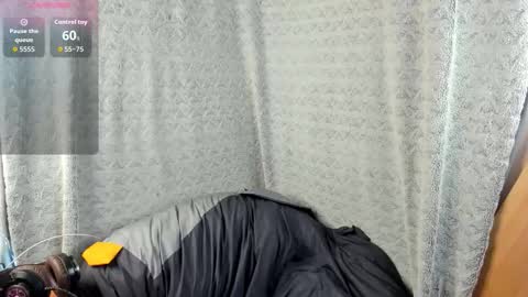 mia_lores online show from September 12, 8:38 am