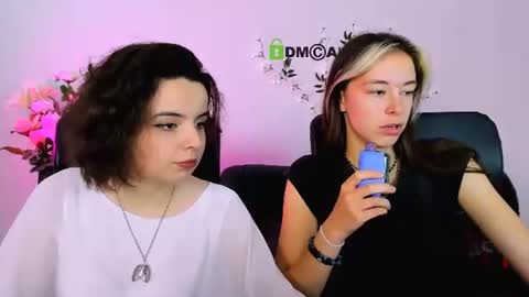 mia_mooon_ online show from June 20, 8:31 am