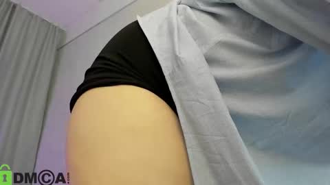 Mia online show from November 12, 1:41 am