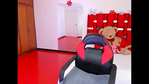 mia online show from March 4, 2:41 am