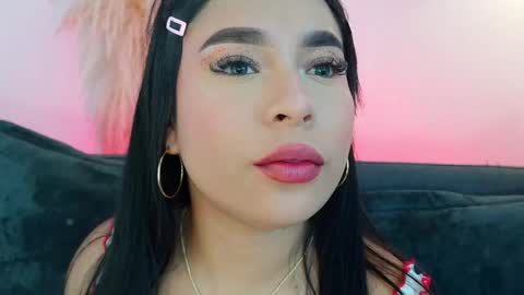 Mia online show from April 19, 8:33 pm