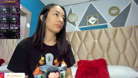 MIA HOT online show from May 2, 12:11 pm