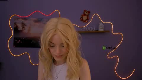 mia_starrr_ online show from March 7, 7:47 pm