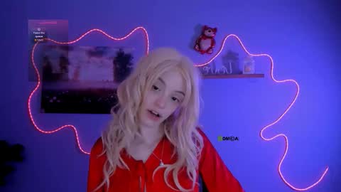 mia_starrr_ online show from March 4, 8:50 pm