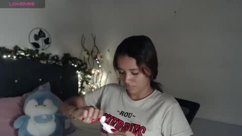 Snapshot of mia_sweetdc chatting on December 9, 6:57 pm mia_sweetdc online show from December 9, 6:57 pm