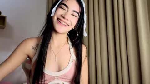 mia_velveet online show from March 11, 10:46 pm