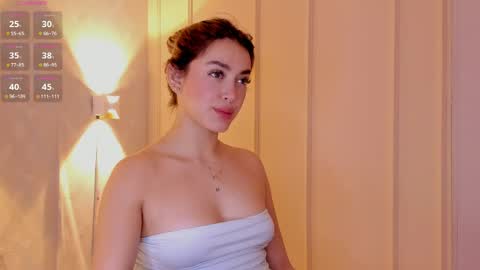 Mia White  online show from April 22, 1:07 pm