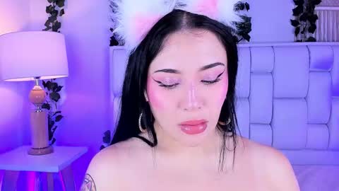 Mia online show from March 11, 11:57 am