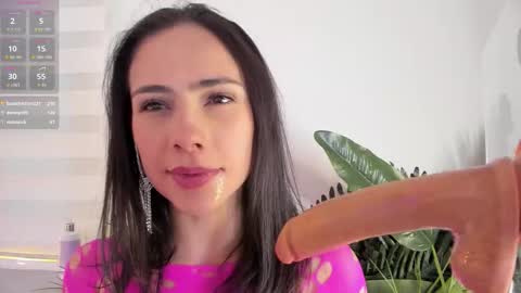 Mia online show from October 19, 12:21 pm