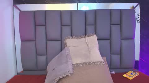 Mia online show from January 15, 12:14 pm