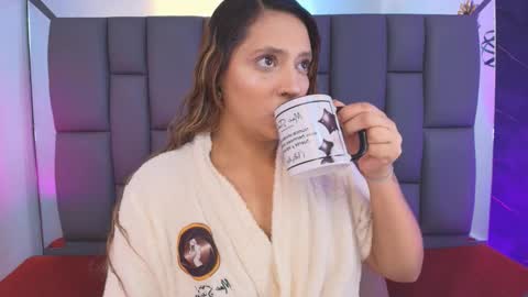 Mia online show from February 4, 12:09 pm