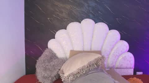 Mia online show from March 21, 12:10 pm