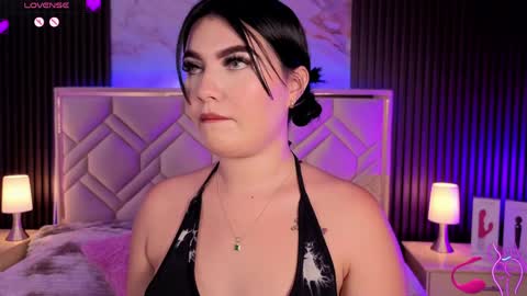 Miaa Farrel online show from April 7, 7:05 pm