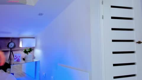 Mia online show from March 6, 8:52 pm