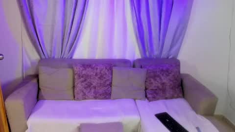 mia red hair molly short hair online show from May 27, 1:12 am
