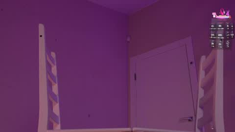 miablueye online show from April 21, 3:52 pm